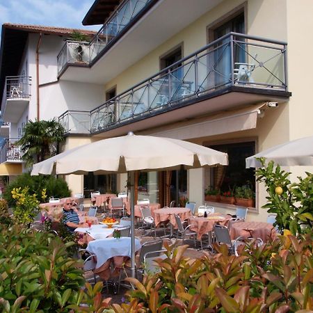 Hotel Bellavista Μαλτσεζίνε Εξωτερικό φωτογραφία