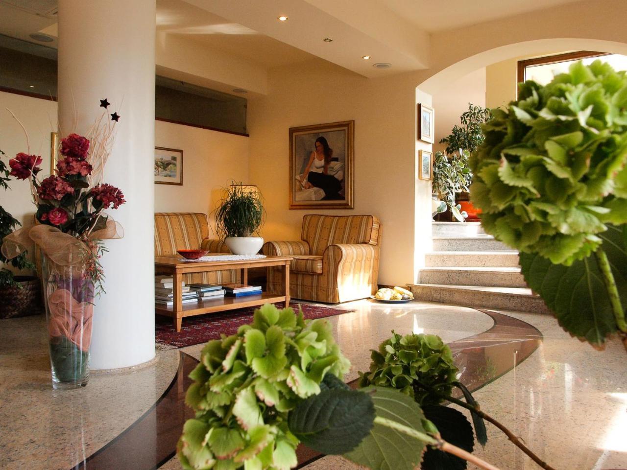 Hotel Bellavista Μαλτσεζίνε Εξωτερικό φωτογραφία